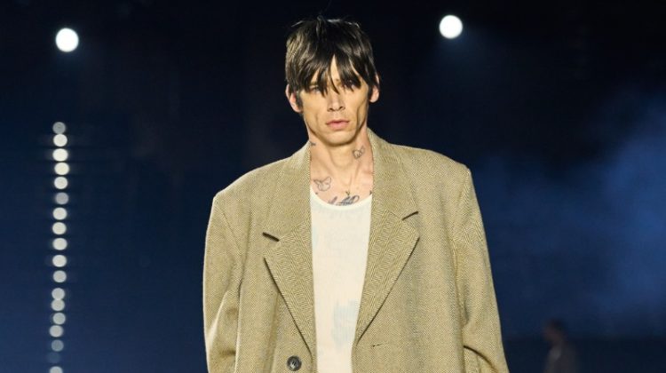 AMI Paris Men Fall Winter 2023 Collection Runway 003